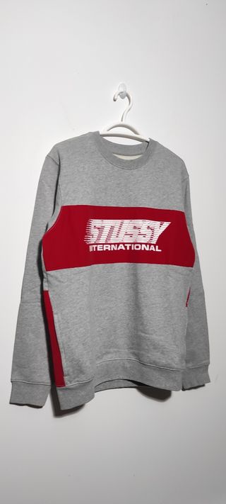 Sudadera Stussy Gris con bolsillos laterales