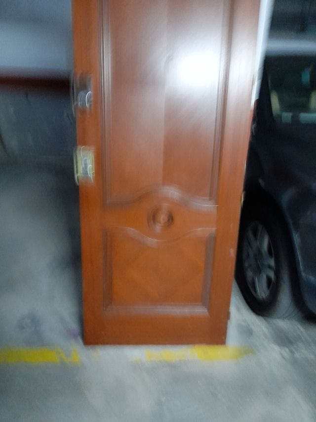 Puerta de entrada madera sapely solo la hojasinmar