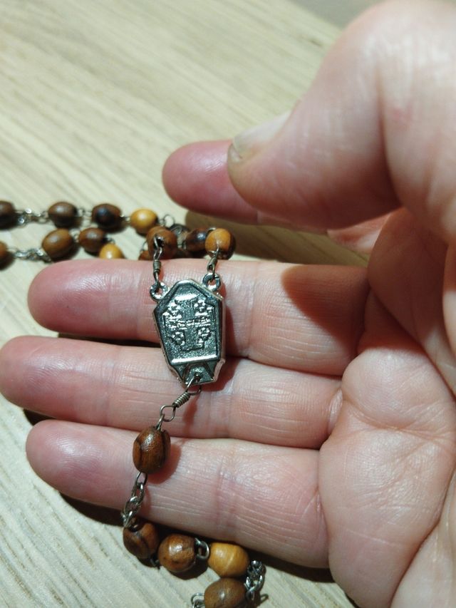 Rosario "TERRA JORDANIS" madera olivo.