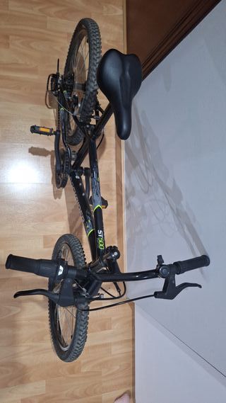 Bicicleta Rockrider ST 500