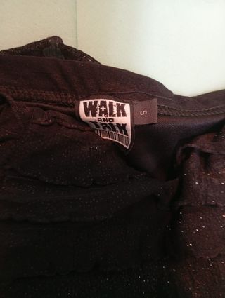 Vestido palabra de honor morado con brillos