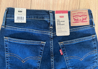 Pantalon vaquero Levi's 724 High Rise Slim Straigh
