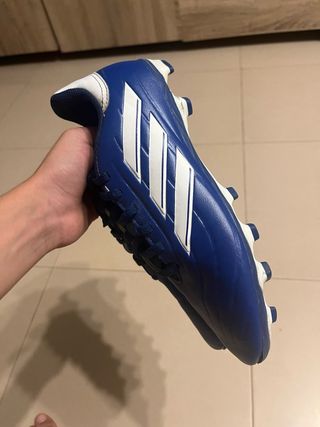 Zapatillas de tacos Adidas azules y blancas