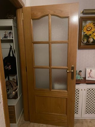 Puerta de salón con cristal