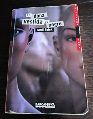 La dona vestida de negre