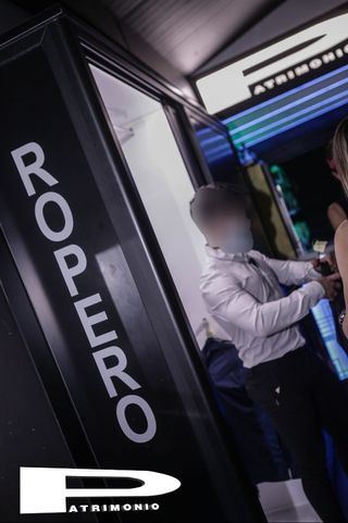 Armario ropero negro y blanco