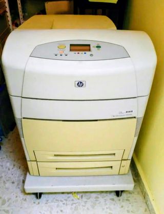 Impresora HP Color LaserJet 5500 DTN