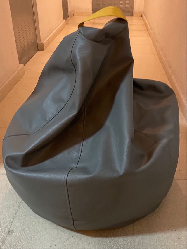 Puf pera ElCorte Inglés gris polipiel