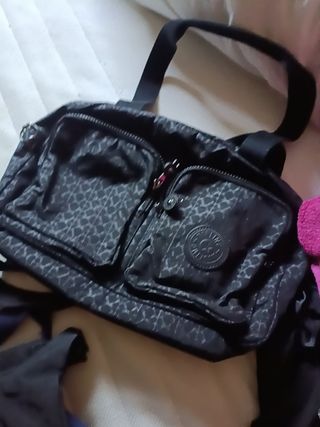 Bolsos Kipling Naranja y Rosa y mass
Son más de 30