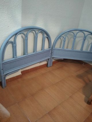 Cabeceros de bambú y ratán color azul