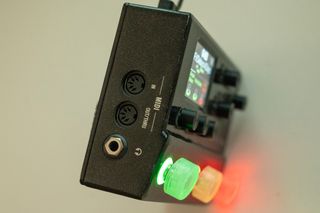 Line 6 HX Stomp + 2 pedales