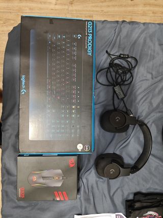 Combo Cuffie, Mouse e Tastiera di Buona qualità