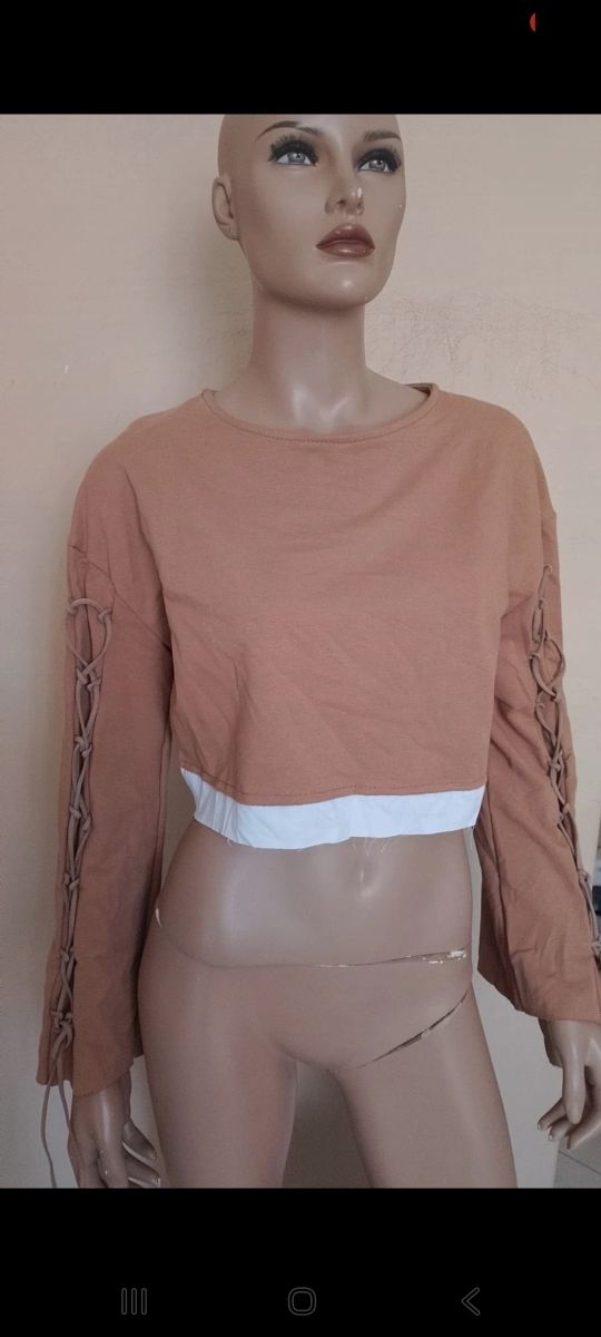 Felpa marrone con lacci sulle maniche