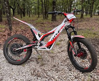 TRRS ON-E KID moto infantil.
