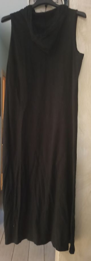 Vestito lungo con cappuccio nero