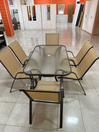 Mesa de jardín con 6 sillas