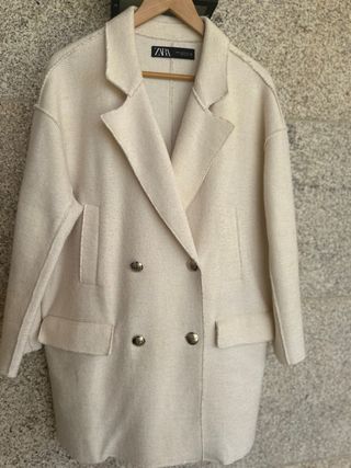 Chaqueta Zara Invierno blanco roto 