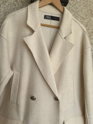 Chaqueta Zara Invierno blanco roto 