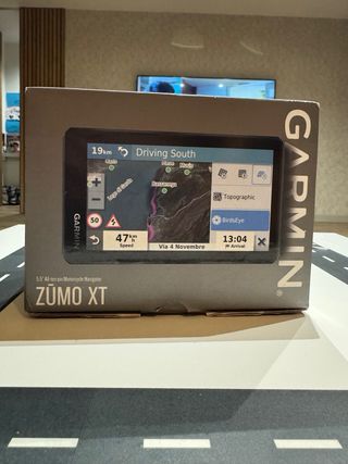 Garmin Zumo XT GPS con soperte moto y cableado 