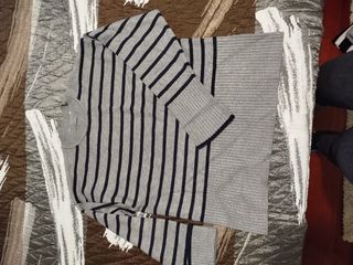 Jersey de rayas gris y negro