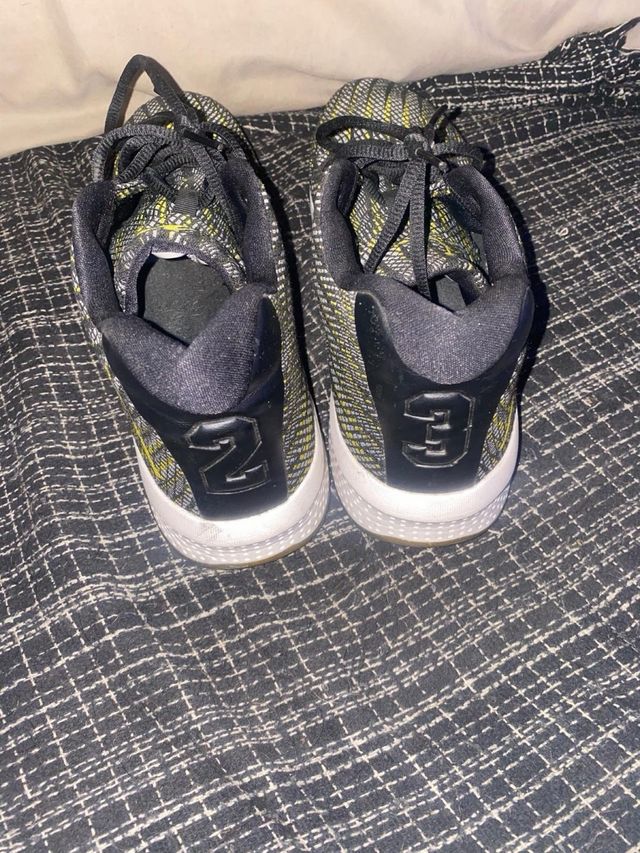 Zapatillas Jordan Negras y Grises