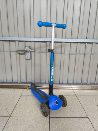 Patinete Globber plegable con luces 