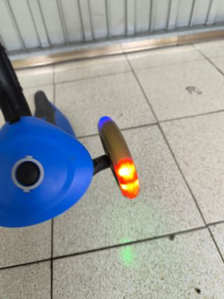 Patinete Globber plegable con luces 