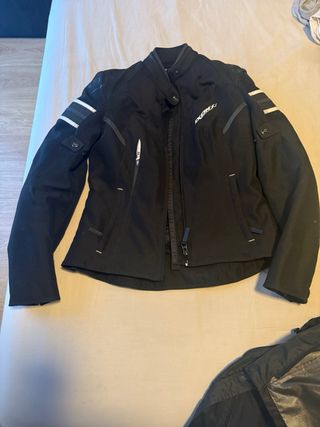 Chaqueta de moto Ixon negra