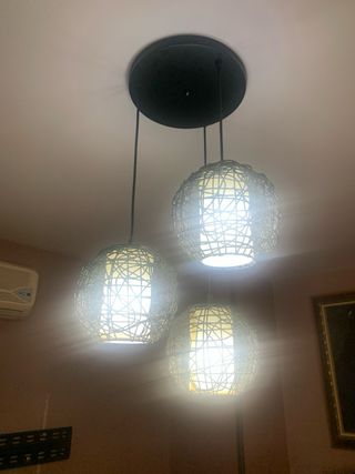 Lámpara de techo colgante de mimbre
