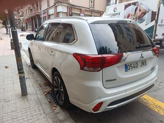 Mitsubishi Outlander 2016