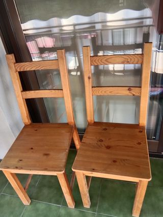 Sillas de madera Ikea (2 unidades)
