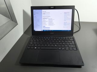 Acer TravelMate B118-R Portátil Negro