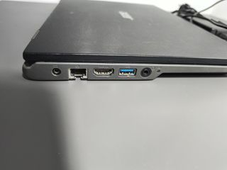 Acer TravelMate B118-R Portátil Negro