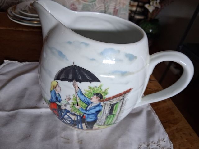 Vaso in porcellana con scena dipinta Vintage