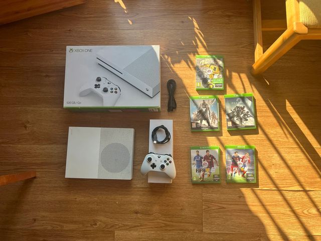 Xbox One S 500 GB bianco + 4 giochi