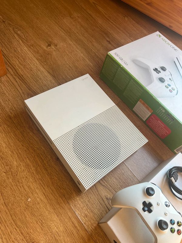 Xbox One S 500 GB bianco + 4 giochi