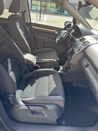 Volkswagen Touran 2011