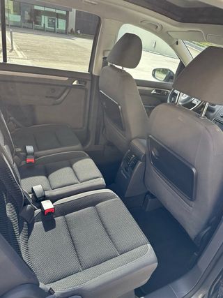 Volkswagen Touran 2011
