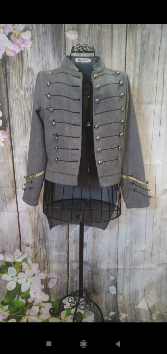 Chaqueta asimétrica gris