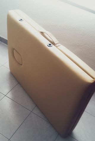 Se vende camilla de masajes 