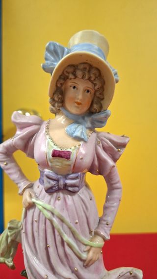 Pareja figuras biscuit antiguas