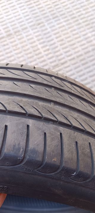 Neumático Pirelli 225/40 R18 92Y