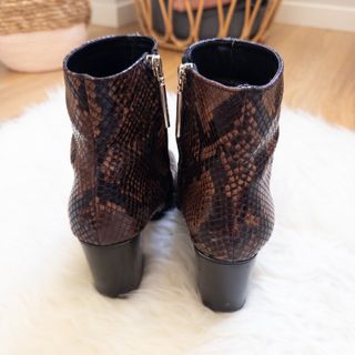 Botín tacón estampad serpiente animal print marrón