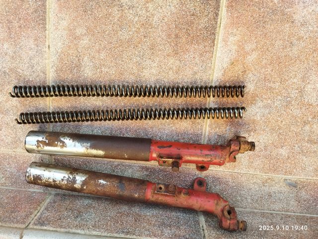 Botellas y muelles suspensión Guzzi Dingo