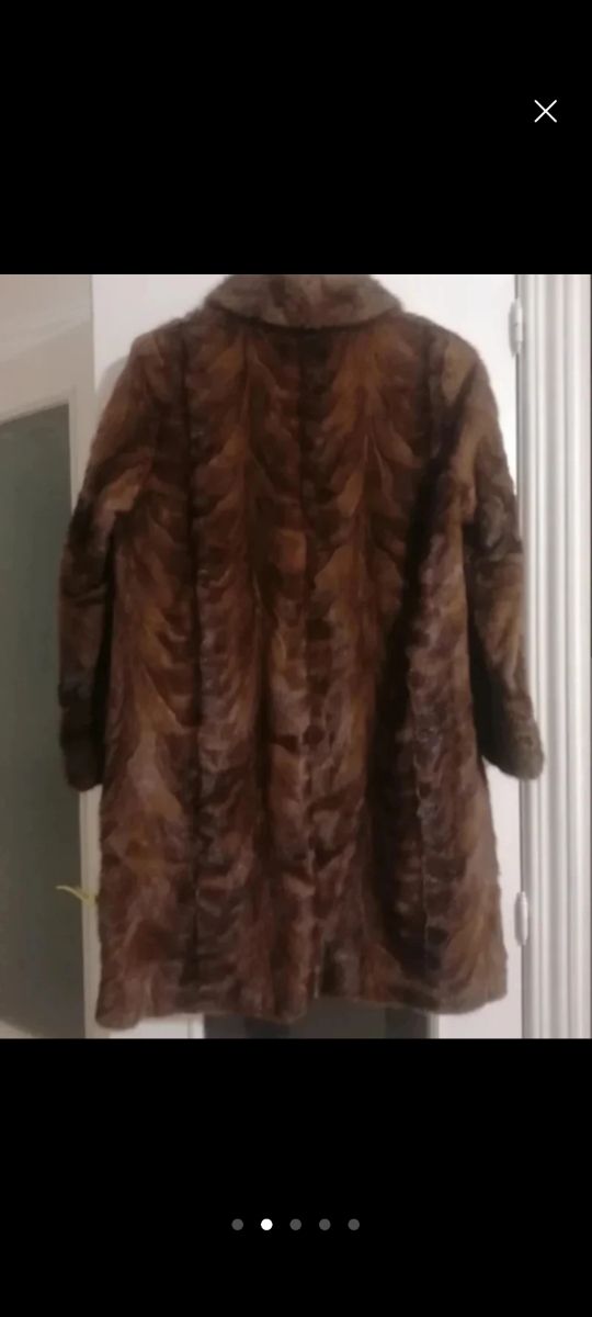Abrigo de piel marrón