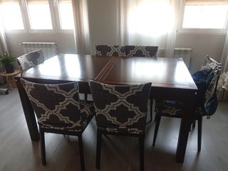 Mesa de salón extensible y 6 sillas