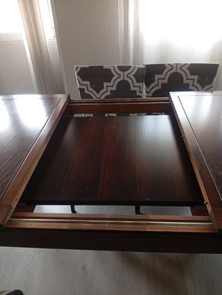 Mesa de salón extensible y 6 sillas