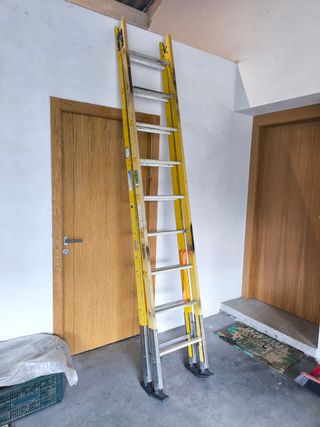 Escalera de fibra 9 peldaños