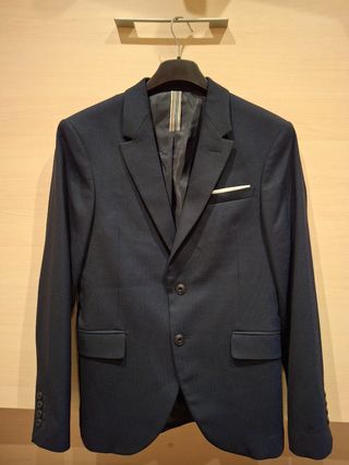 Americana azul con microestampado