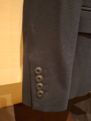 Americana azul con microestampado